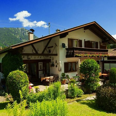 Gastehaus Kerschbaum Acomodação com café da manhã Grainau Exterior foto