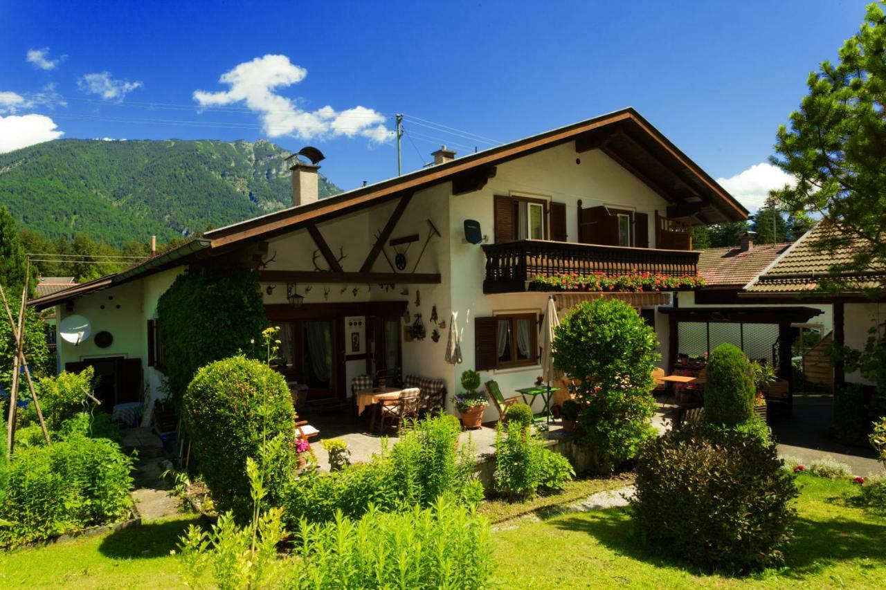 Gastehaus Kerschbaum Acomodação com café da manhã Grainau Exterior foto